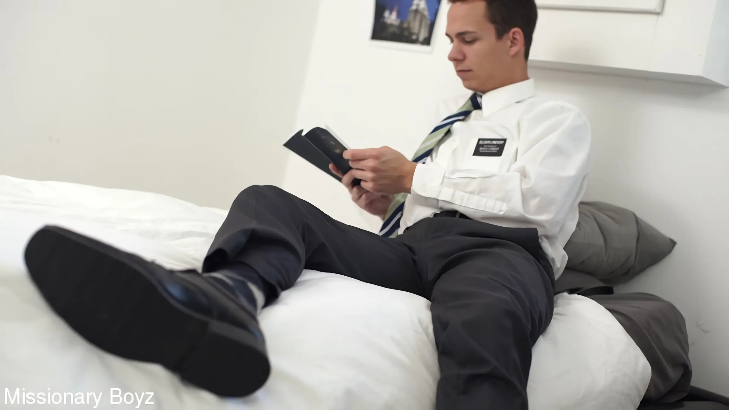 Kink Partners Gay 'Elder Lindsay - Chapter 1: Personal Study' starring Garrett Cooper (Photo 2)