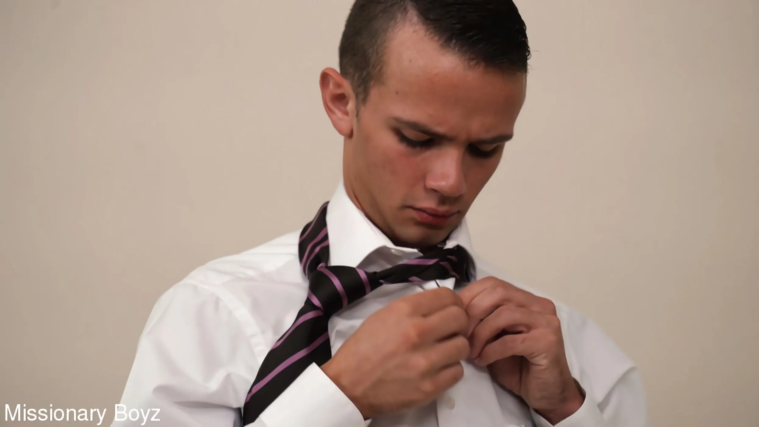 Kink Partners Gay 'Elder Land - The Informant' starring Logan Cross (Photo 2)