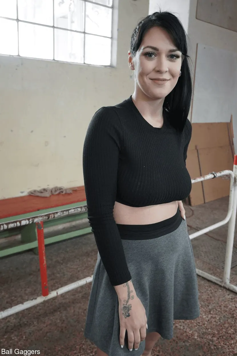 Kink Partners Gay 'Hard spanking' starring Sarah Simons (Photo 3)