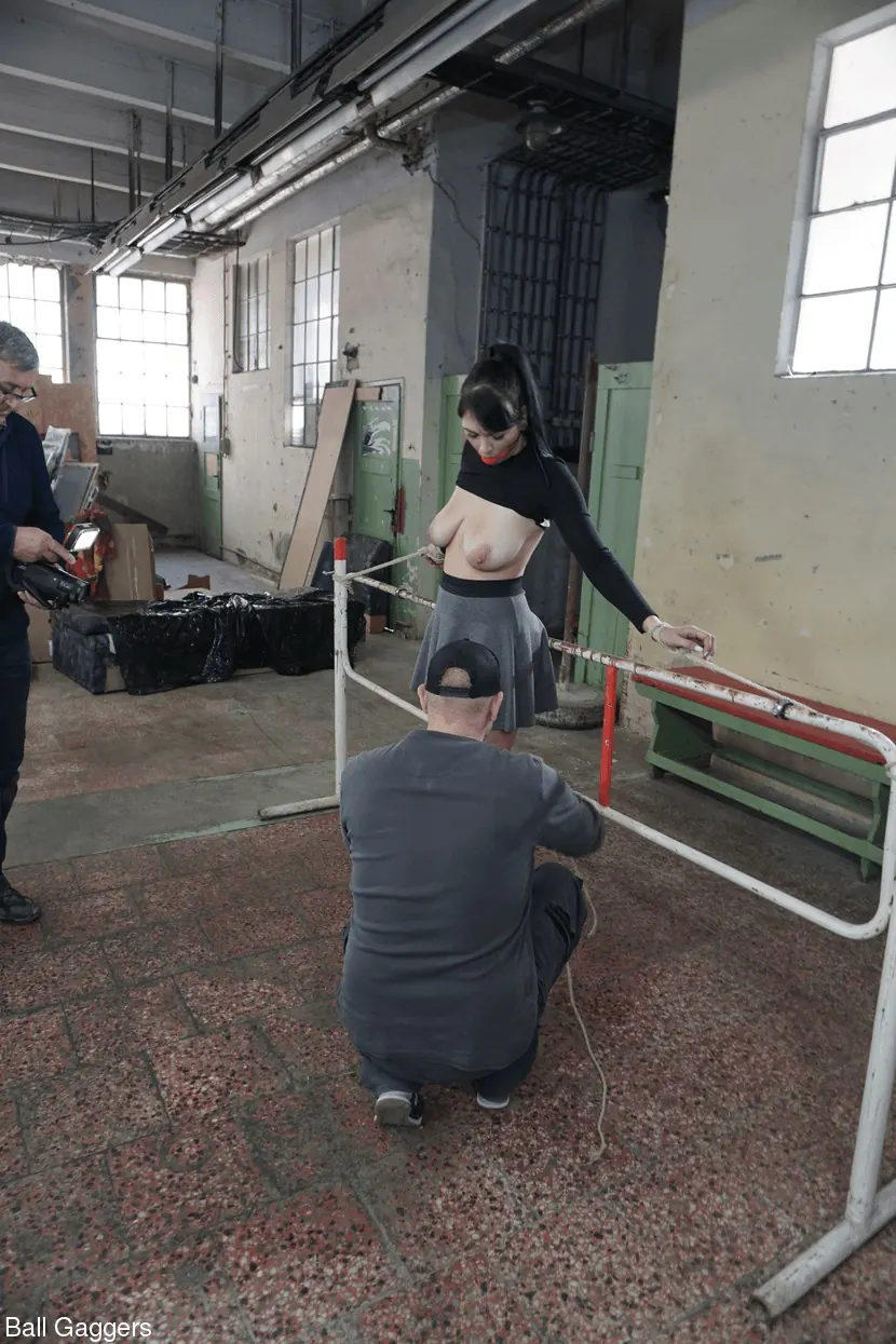 Kink Partners Gay 'Hard spanking' starring Sarah Simons (Photo 7)